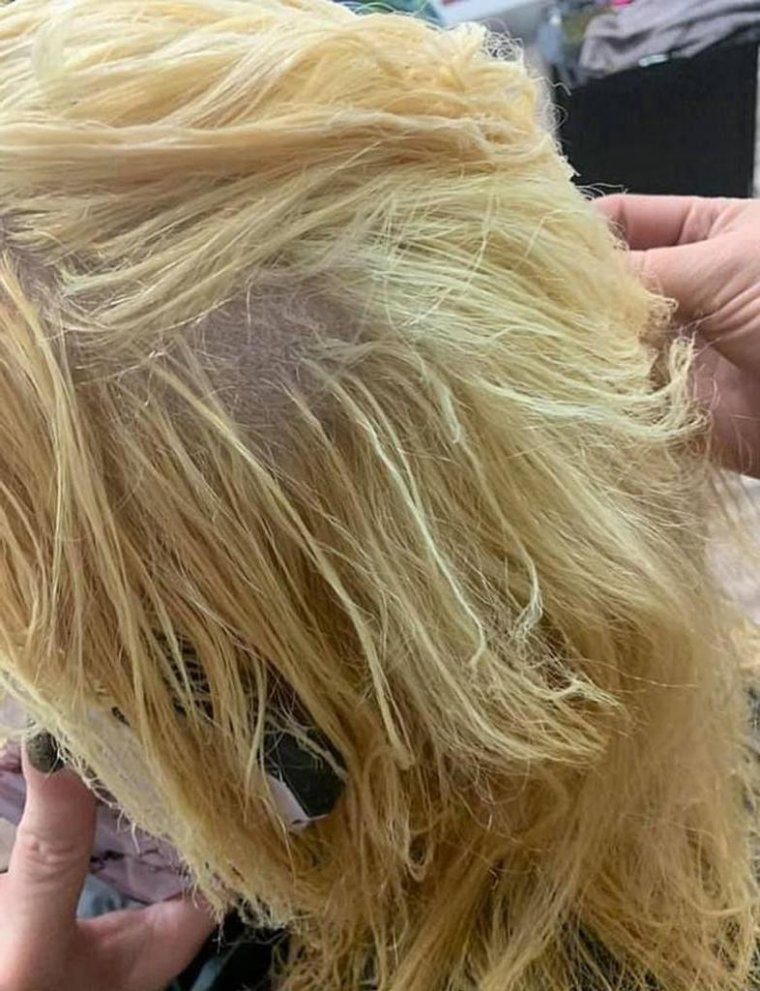 Крашенные волосы интересной формы,