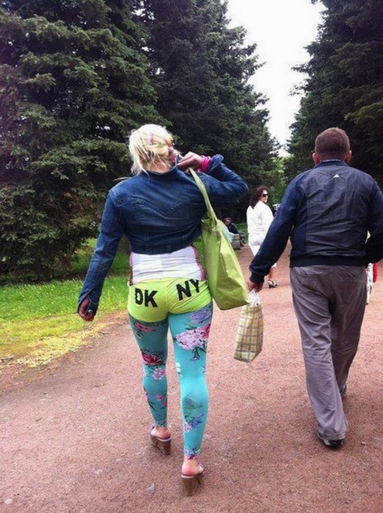 Смешные вязаные костюмы