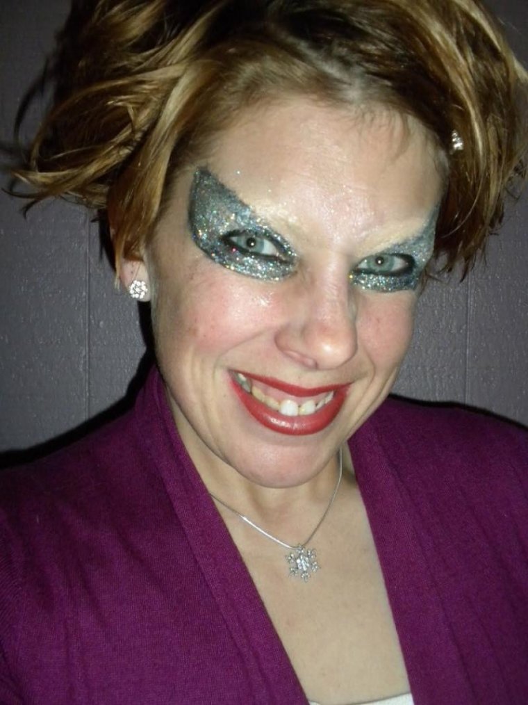 Сильно накрашенные девушки