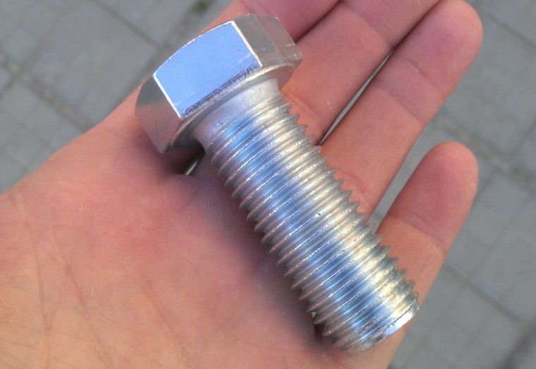 Большие болты