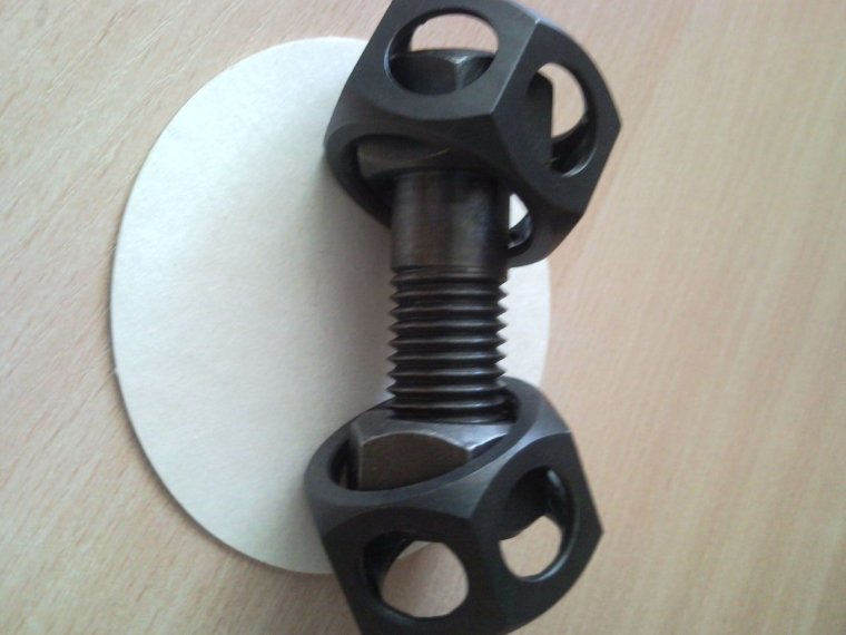 Головоломка болт с гайкой