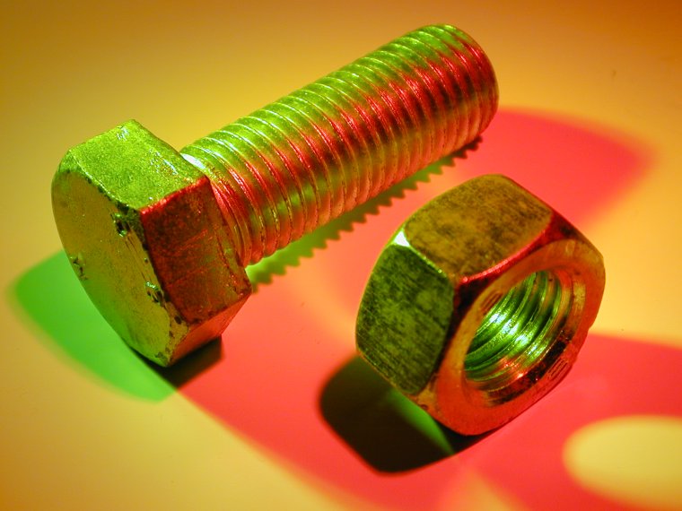 Болт и гайка