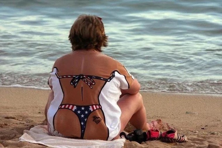 Необычные купальники для мужчин