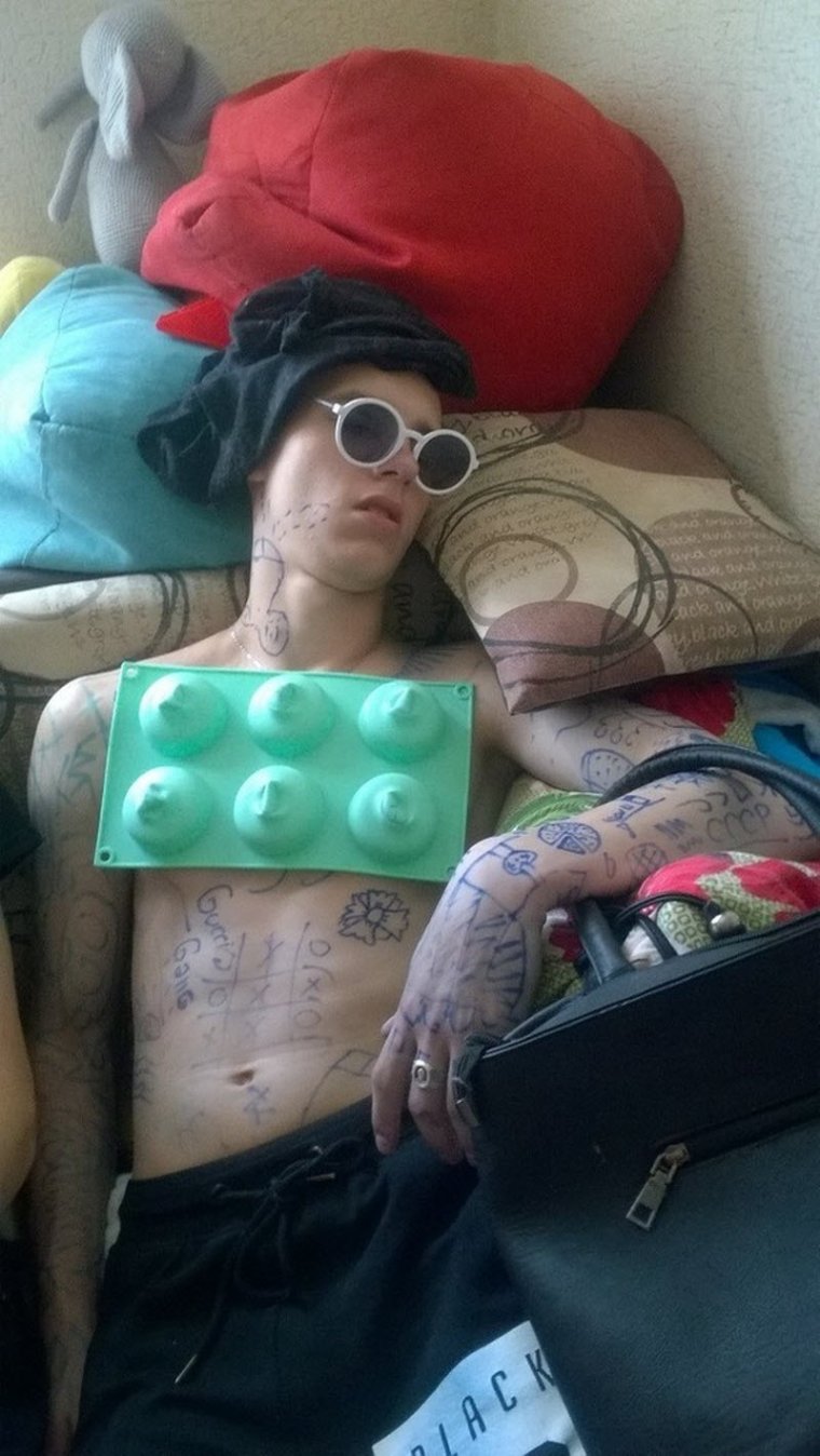 Парочка гопников