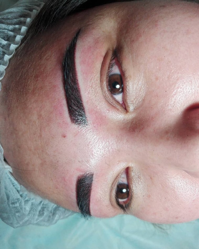 Неудачный татуаж бровей и губ