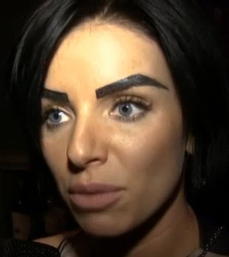 Юлия Волкова татуаж