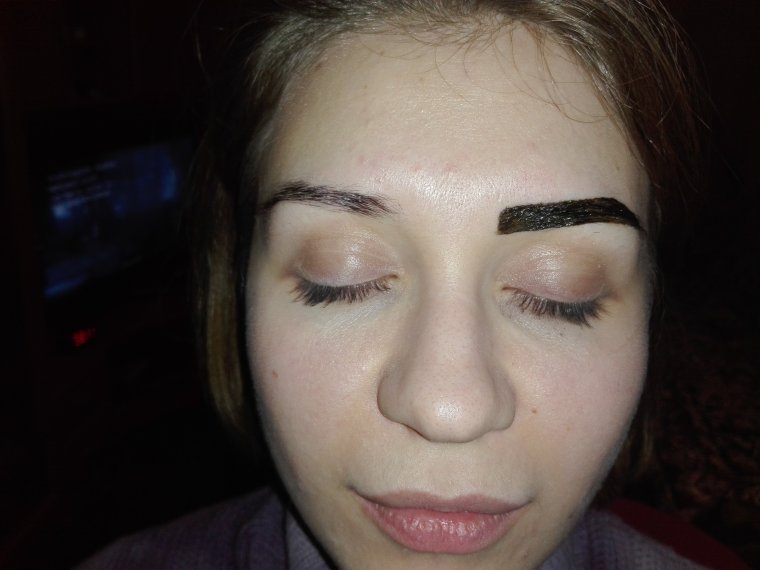 Кривые брови после татуажа