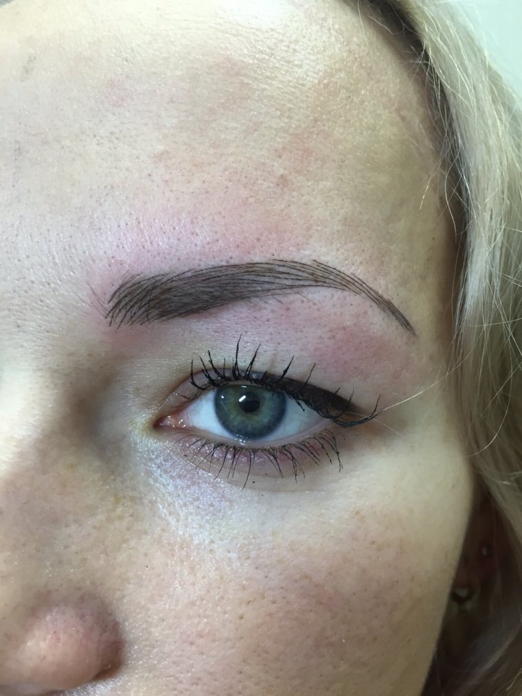 Ужасный перманентный макияж бровей