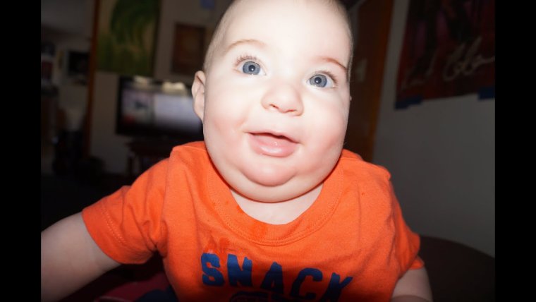 Смешные лица младенцев