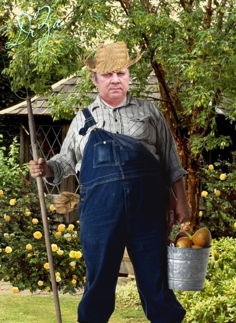 Садовник в огороде