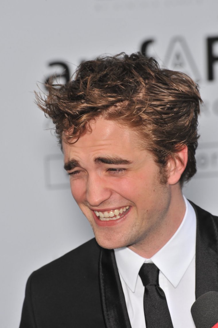 Роберт Паттинсон улыбка