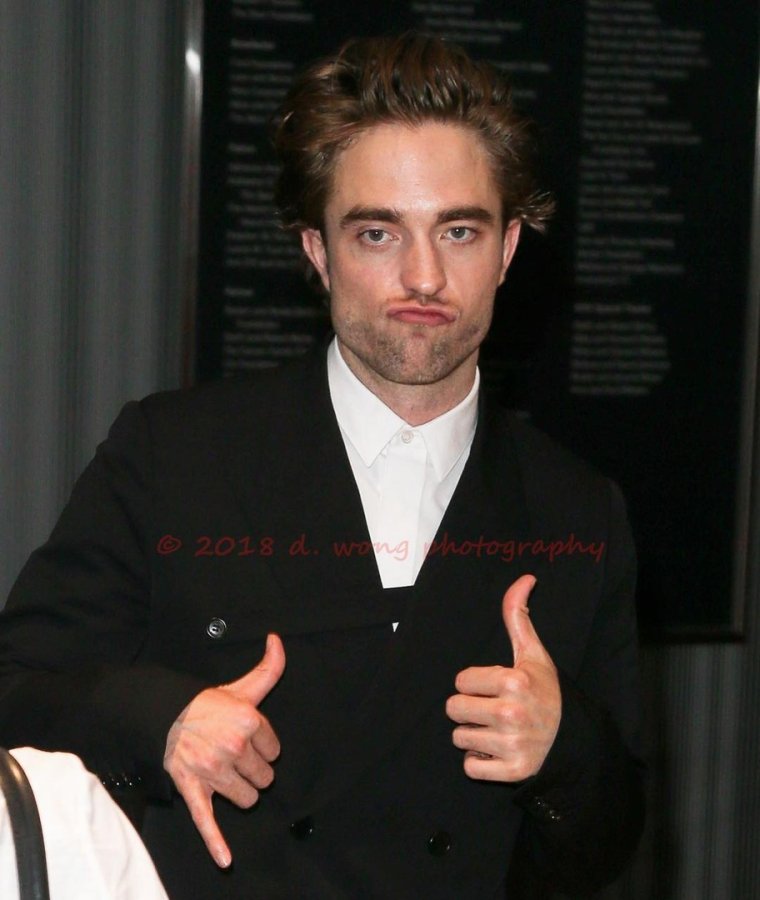 Роберт Паттинсон мемы