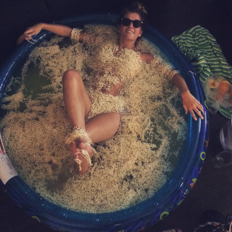 Доширак девушка