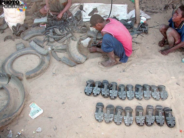 Африканские тапочки из шин