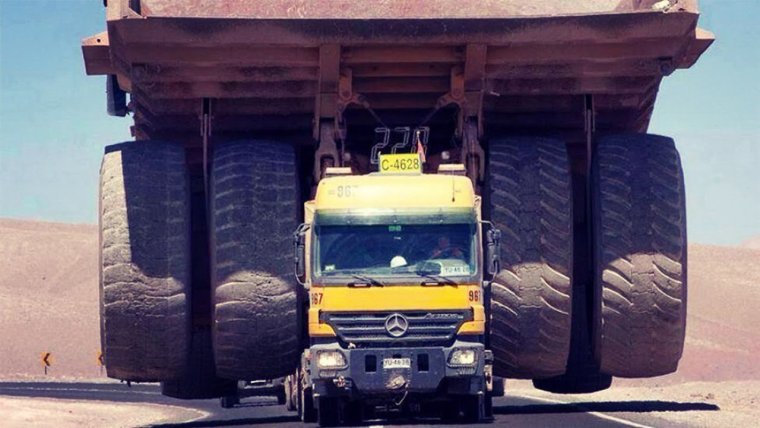 БЕЛАЗ негабарит