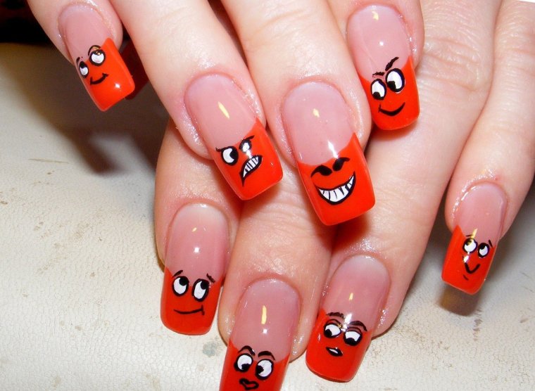 Маникюр с рисунком