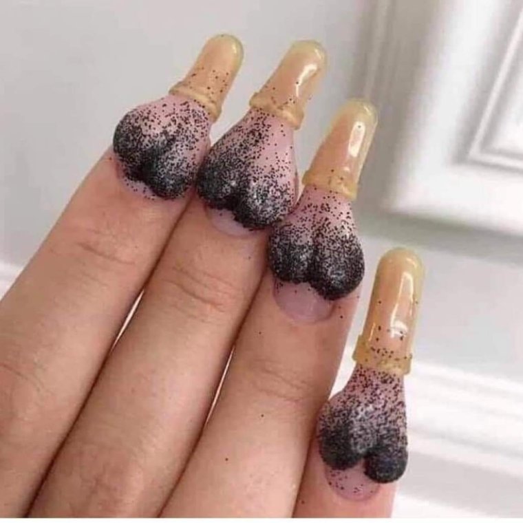 Страшный маникюр