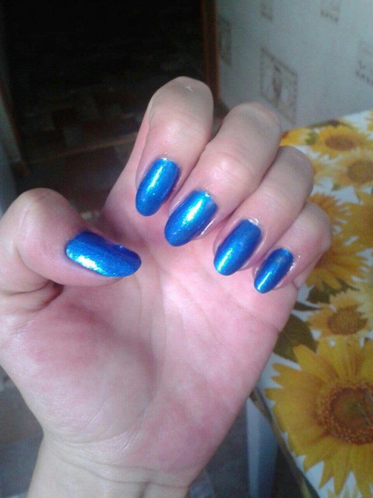 Неаккуратно накрашенные ногти