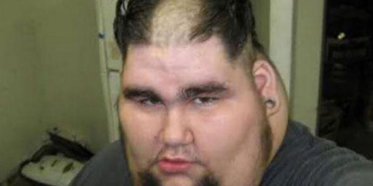 Человек с тупой прической