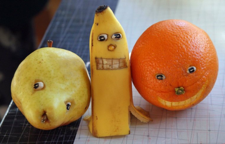 Фрукты с лицами