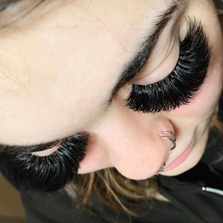 Огромные ресницы