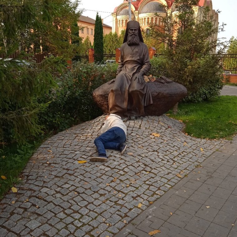 Костюмы соцсетей