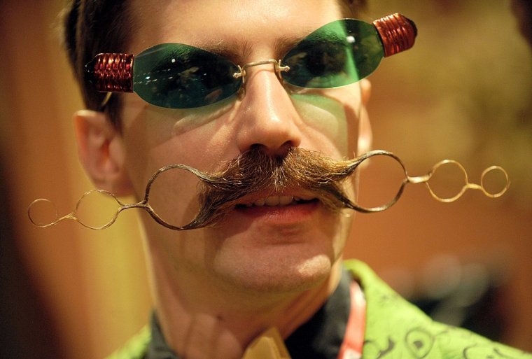 Прикольные усы