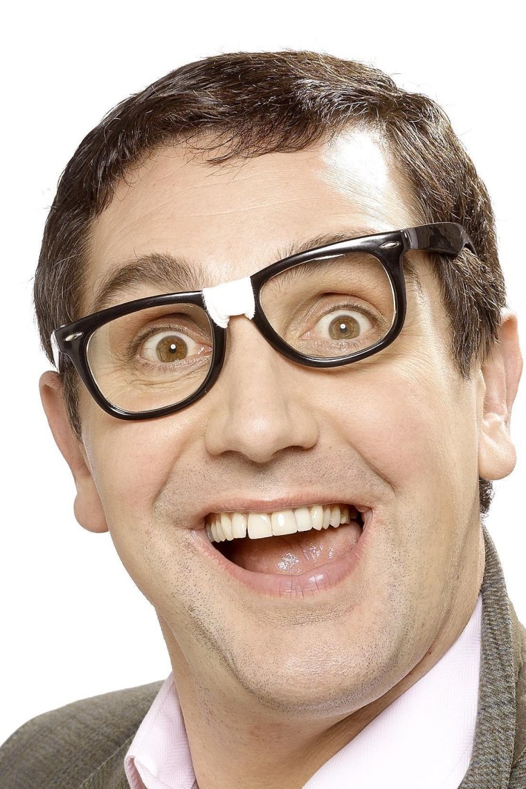 Смешной в очках