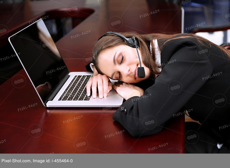 Уставший оператор колл центра