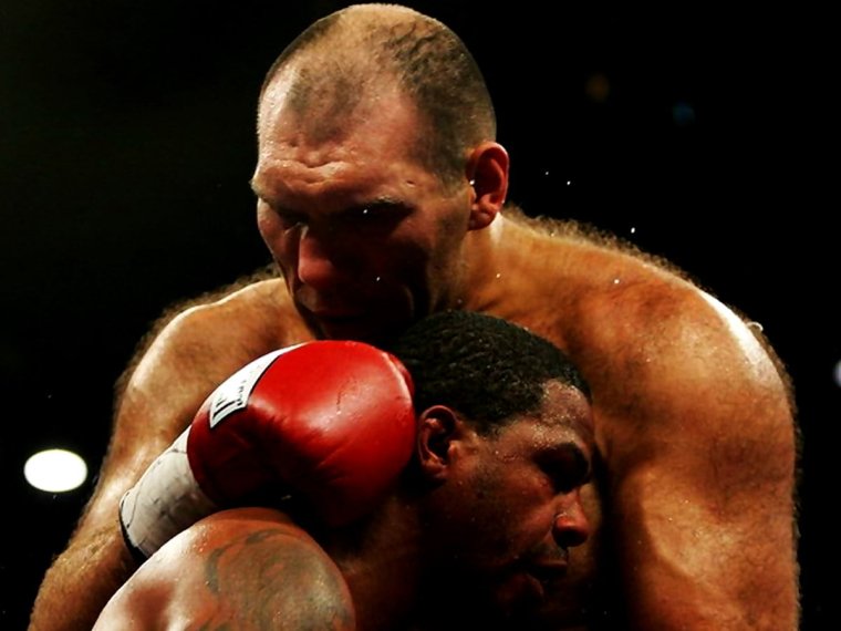 Николай Валуев российский боксер-профессионал