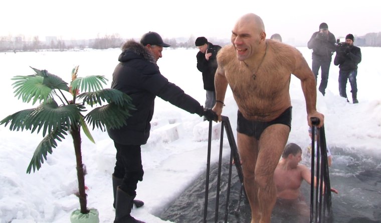 Валуев Николай в проруби