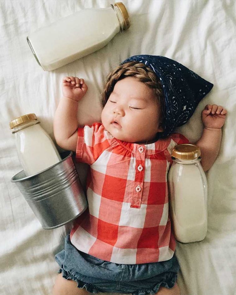 Сонные малыши смешные