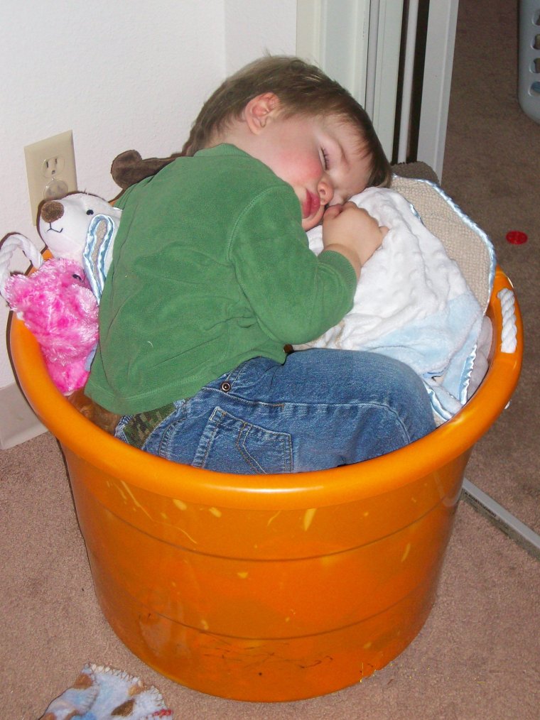 Смешные засыпающие дети