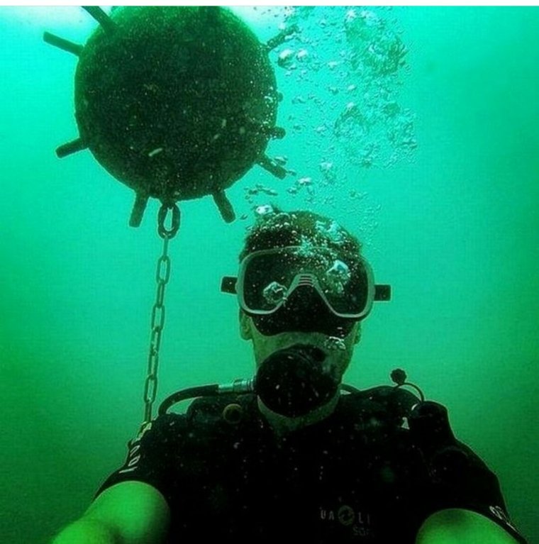 Прикольный водолаз