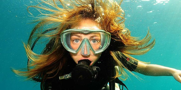 Человек в акваланге