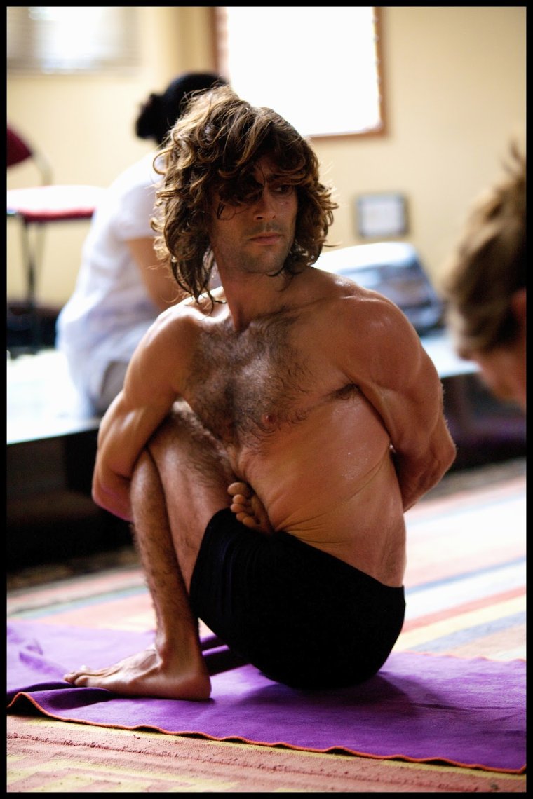 Смешной йог