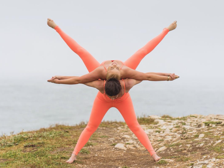 Прикольные позы йоги