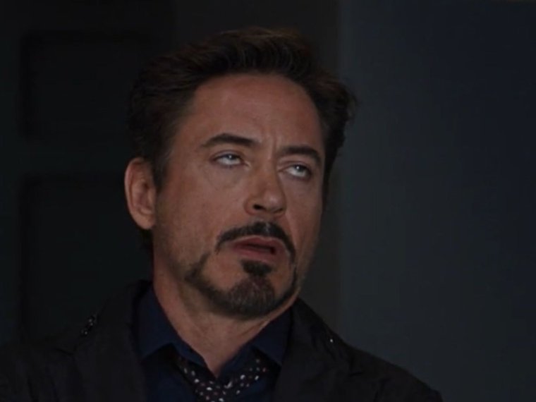 Роберт Дауни младший закатил глаза