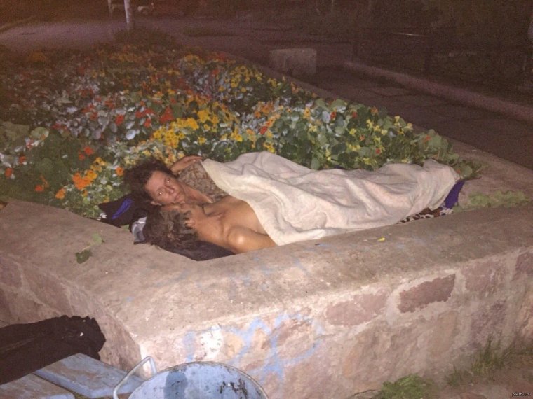 Это могли быть мы с тобой но ты боишься быть счастливой