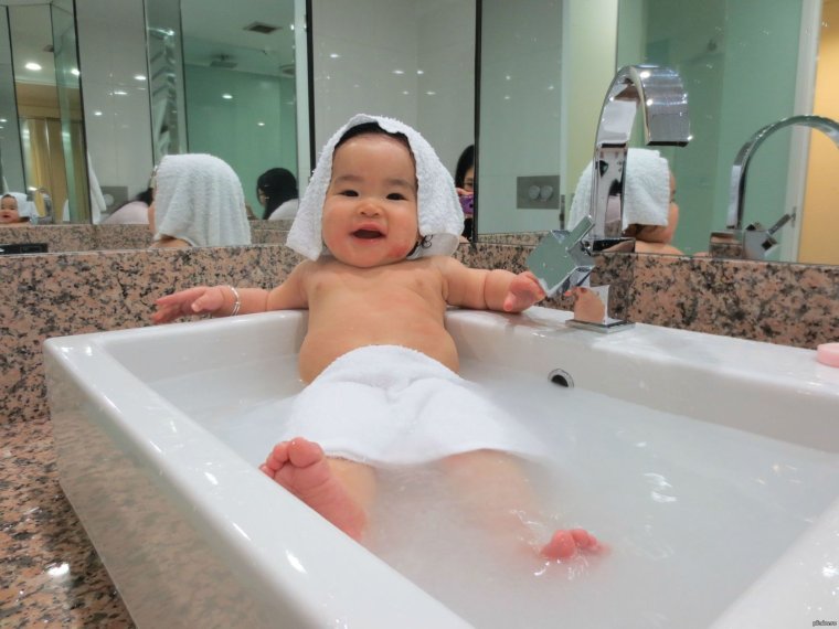 Купание в ванной прикольные