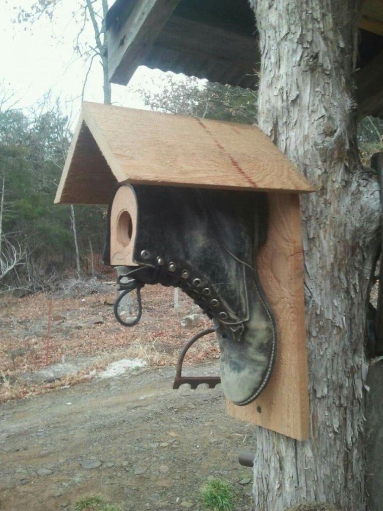 Кормушка для птиц в стиле эко