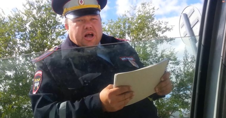 Толстый гаишник