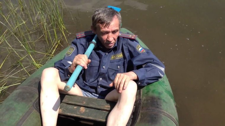 Пьяные на рыбалке алкаши рыбаки