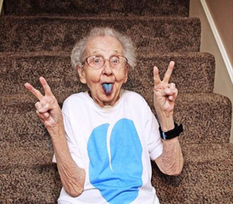 Крутая бабушка