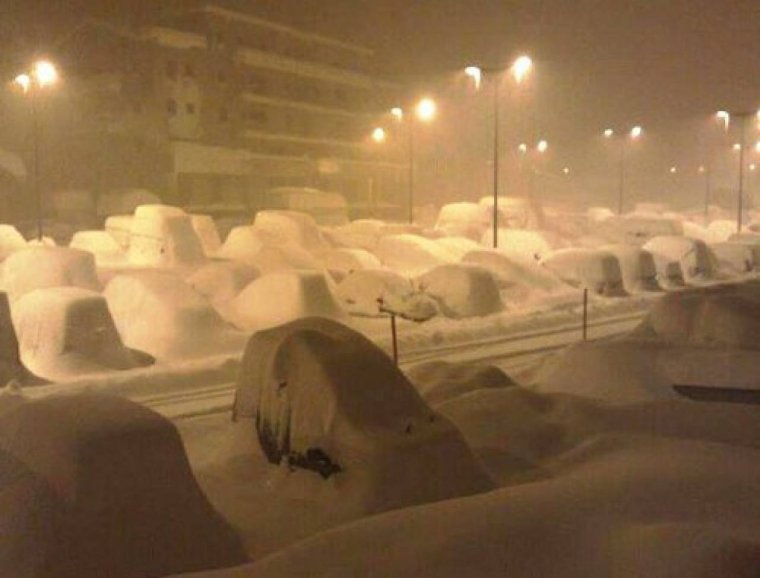 Много снега прикол