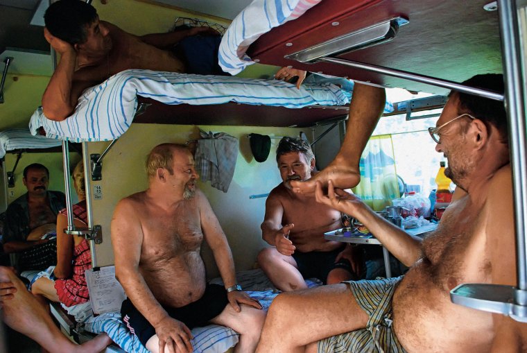 Грета Тунберг в поезде