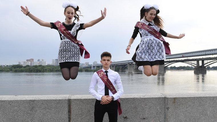 Выпускница школы