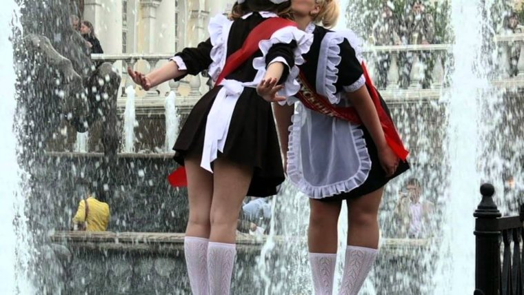 Сочные выпускницы