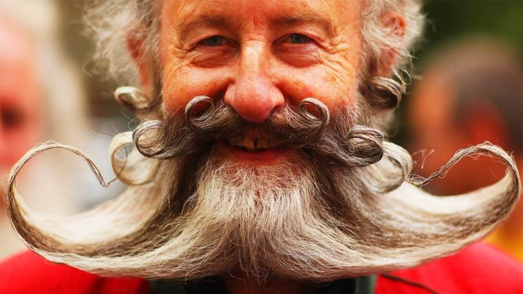 Дед с усами и бородой