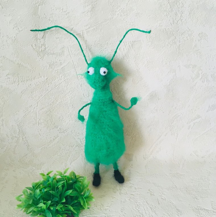 Мягкая игрушка таракан